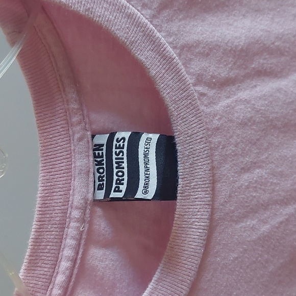 Broken Promises playing with fire 🔥 Pink Crewneck Graphic T- Shirt Large - Picture 3 of 5